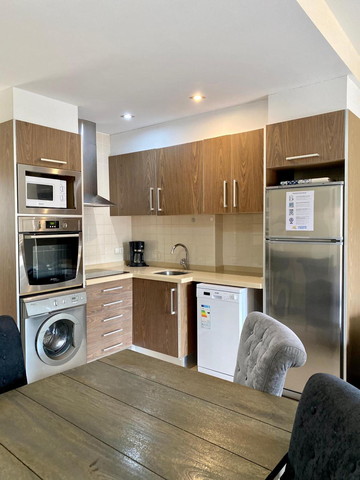Apartment Apartamentos Carlton Vyb
